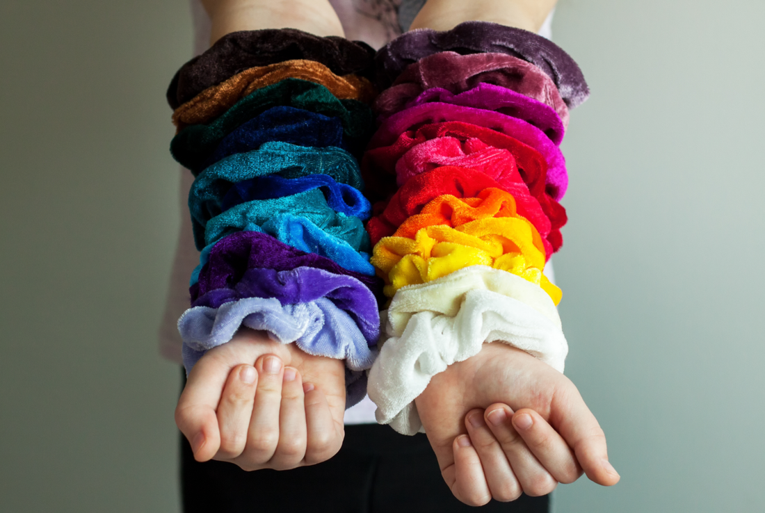 How To Style Scrunchies: 10 Ways To Look Super Cute With Scrunchies!